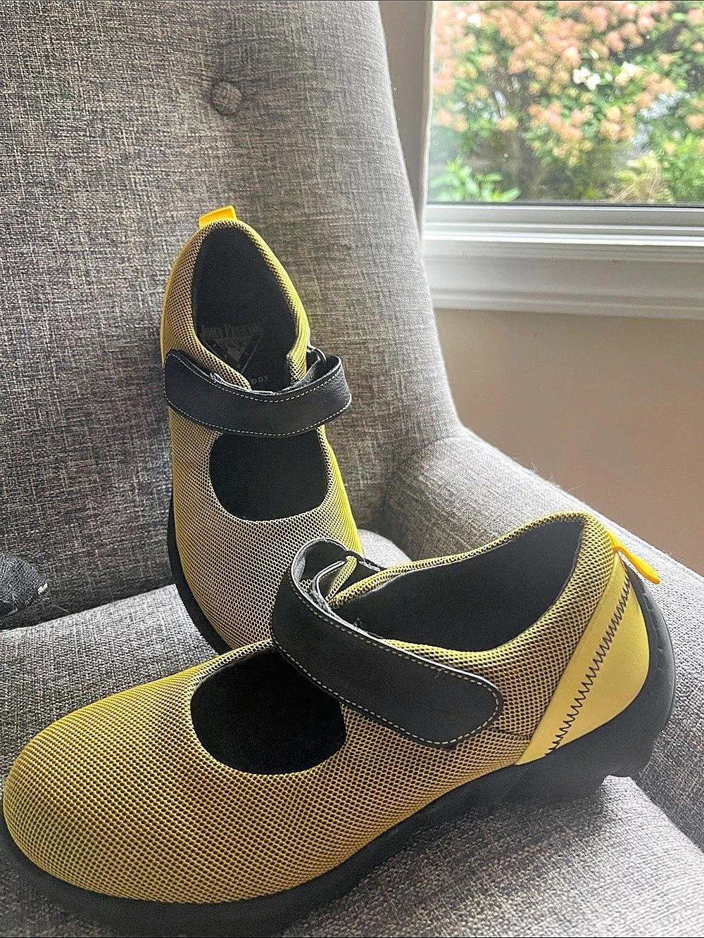 John Fluevog Future Angel Tayler Mary Jane Flats Yellow & Black worn once 8